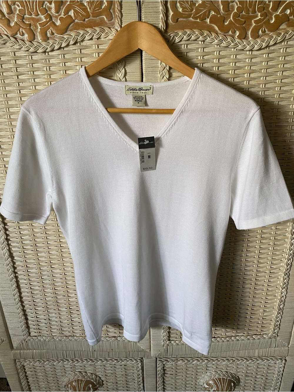 Eddie Bauer White V‑Neck Knit Tee